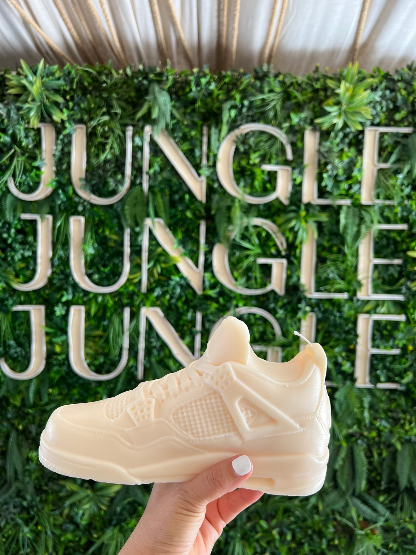 AJ4 Sneaker